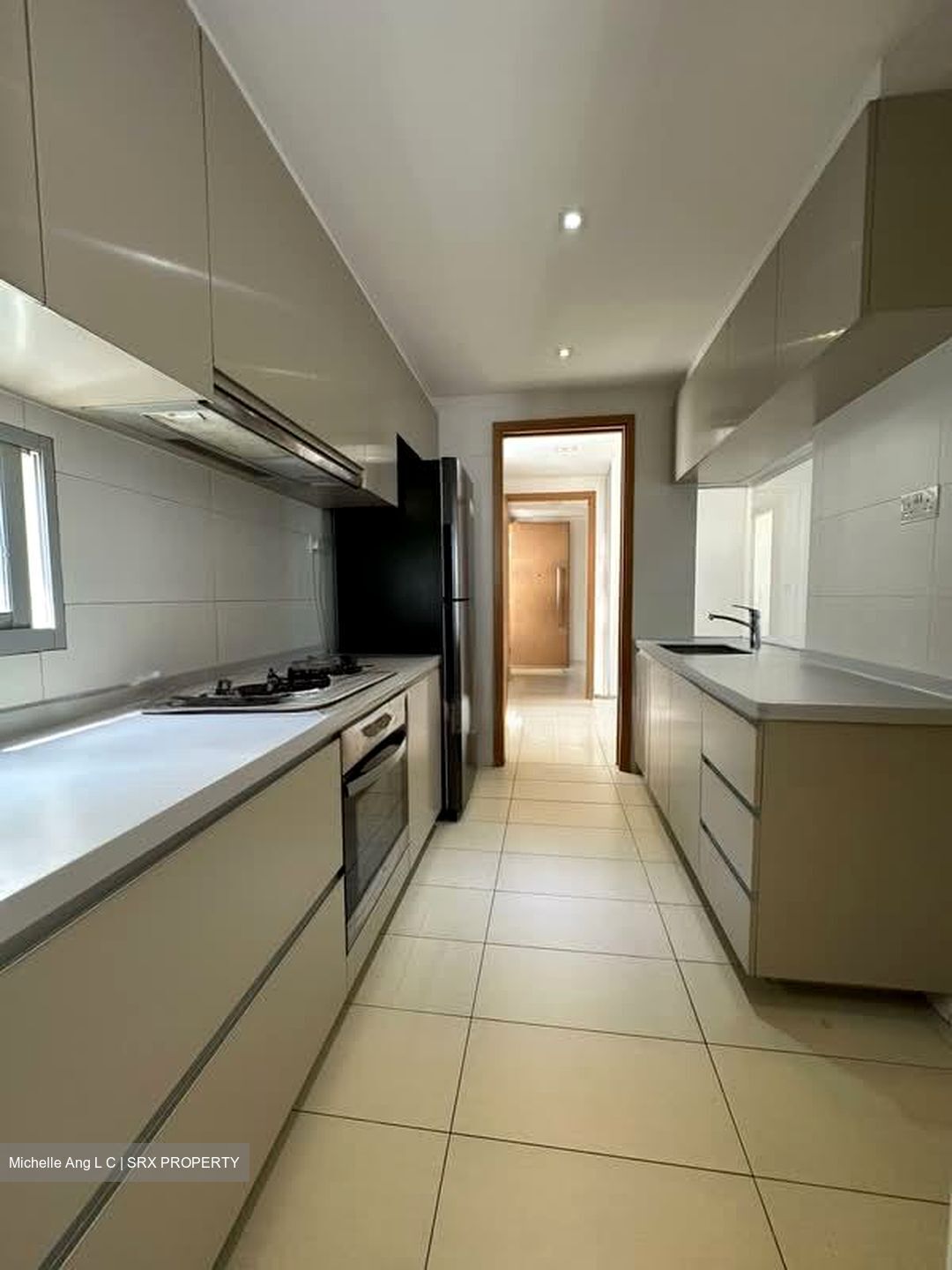 Prive (D19), Condominium #588218691